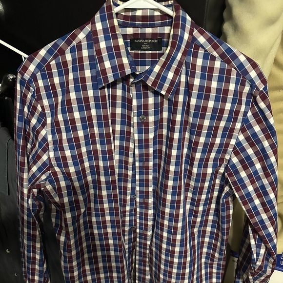 4 long sleeve button up shirts - Picture 2 of 4